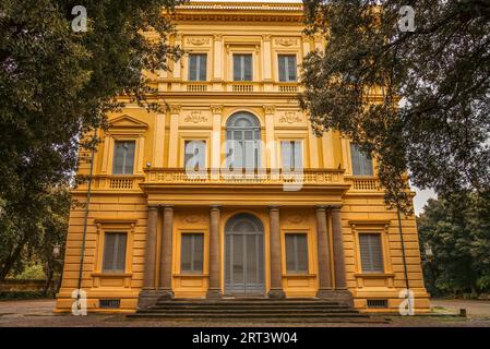 LIVORNO, ITALIEN - 1. MAI 2023: Das Äußere des Museo Civico Giovanni Fattori während des Tages Stockfoto