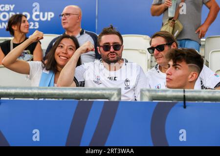 Bordeaux, Frankreich. September 2023. BORDEAUX, FRANKREICH - 10. SEPTEMBER: Fans und Unterstützer der Fidschi während der Rugby-Weltmeisterschaft Frankreich 2023 Spiel zwischen Wales und Fidschi im Stade de Bordeaux am 10. September 2023 in Bordeaux, Frankreich. (Foto: Hans van der Valk/Orange Pictures) Credit: Orange Pics BV/Alamy Live News Stockfoto