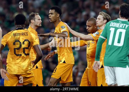 DUBLIN - (l-r) Denzel Dumfries of Holland, Daley Blind of Holland, Cody Gakpo of Holland, Donyell Malen of Holland, Frenkie de Jong of Holland feiern die 1-1 während des Qualifikationsspiels der Europameisterschaft in Gruppe B zwischen Irland und den Niederlanden am 10. September im Aviva Stadium, 2023 in Dublin, Republik Irland. ANP KOEN VAN WEEL Stockfoto