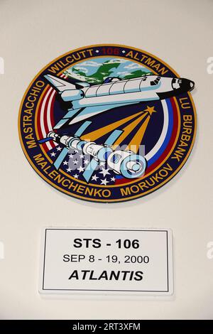 Space-Patch-Bild für Space Transportation System-106 (Space Shuttle Atlantis) im Space Center Houston Stockfoto