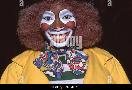Porträt des Ringling Brother Clowns Bernice Collins. Sie war der erste schwarze Clown mit Ringling. Bei Clowns College-Vorsprechen im Nassau Coliseum in Uniondale, Long Island, New York, 1979. Stockfoto