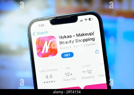 New Delhi, Indien 10. September 2023:- Nykaa Make-up-Shopping-App auf dem iphone verwendet, um Kosmetik und Make-up-Produkte online zu kaufen Stockfoto