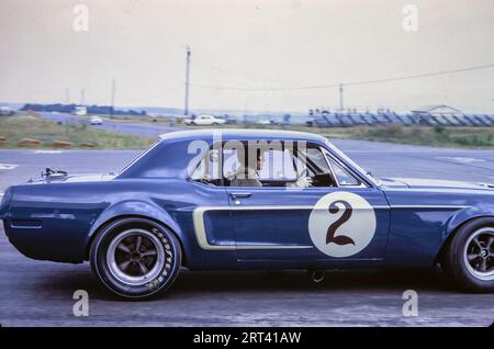 Dan Gurney in einem Shelby Racing Ford Mustang bei der Watkins Glen Trans am 1968. DNF Stockfoto