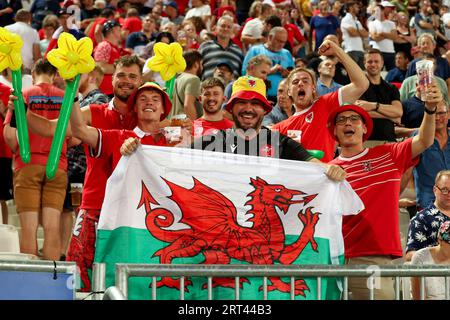 Bordeaux, Frankreich. September 2023. BORDEAUX, FRANKREICH - 10. SEPTEMBER: Fans und Unterstützer von Wales während der Rugby World Cup Frankreich 2023 Spiel zwischen Wales und Fidschi im Stade de Bordeaux am 10. September 2023 in Bordeaux, Frankreich. (Foto: Hans van der Valk/Orange Pictures) Credit: Orange Pics BV/Alamy Live News Stockfoto