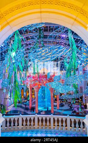 Macao, JAN 30 2014 - Innenansicht des Aquariengartens in MGM Macau Stockfoto