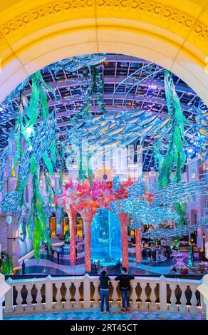 Macao, JAN 30 2014 - Innenansicht des Aquariengartens in MGM Macau Stockfoto