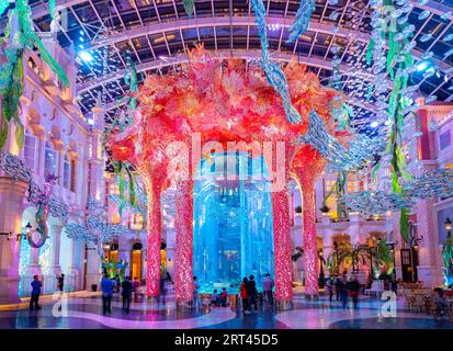 Macao, JAN 30 2014 - Innenansicht des Aquariengartens in MGM Macau Stockfoto