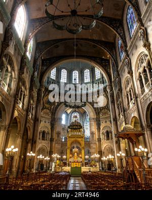 Paris, Frankreich - 28. Mai 2023: Innenraum der Kirche Saint Augustin, Paris, Frankreich Stockfoto