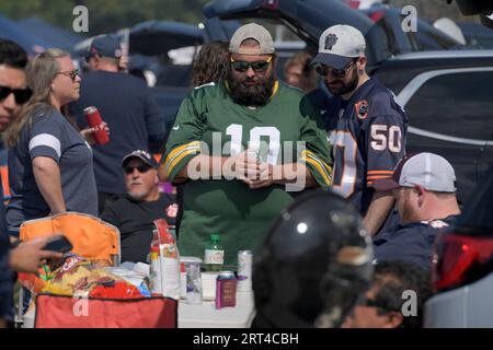 Chicago, Usa. September 2023. Die Fans von Green Bay Packers und Chicago Bears kommen zusammen, bevor die Saison am Sonntag, den 10. September 2023, im Soldier Field in Chicago beginnt. Foto von Mark Black/UPI Credit: UPI/Alamy Live News Stockfoto