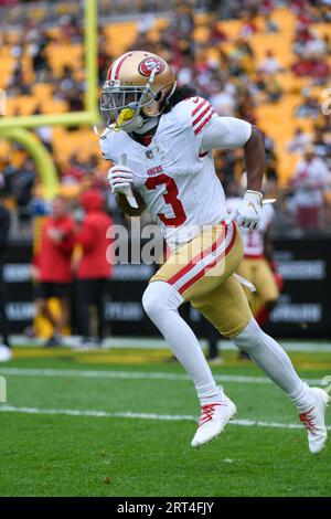 Pittsburgh, Pennsylvania, USA. September 2023. 10. September 2023 San Francisco 49ers Wide Receiver Ray-Ray McCloud III (3) während der Vorspielaufwärmups bei Pittsburgh Steelers vs San Francisco 49ers in Pittsburgh, PA. Jake Mysliwczyk/AMG Media (Bild: © AMG/AMG über ZUMA Press Wire) NUR REDAKTIONELLE VERWENDUNG! Nicht für kommerzielle ZWECKE! Stockfoto