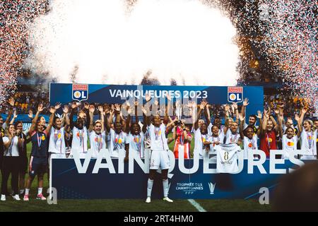 Troyes, Frankreich. September 2023. Olympique Lyonnais feiert seinen Sieg während des Trophee des Champions zwischen Olympique Lyonnais und Paris Saint Germain im Stade de l'aube in Troyes, Frankreich. (Pauline FIGUET/SPP) Credit: SPP Sport Press Photo. Alamy Live News Stockfoto