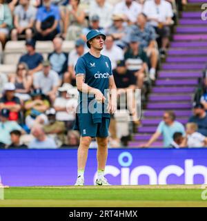 SOUTHAMPTON, VEREINIGTES KÖNIGREICH. 10. September 2023. Der ehemalige England Captain Andrew Freddie Flintoff trifft sich mit dem England Men’s Team in der Aufwärmphase während der England Men vs New Zealand - Metro Bank ODI Series beim Ageas Bowl am Sonntag, den 10. September 2023 in SOUTHAMPTON ENGLAND. Quelle: Taka Wu/Alamy Live News Stockfoto