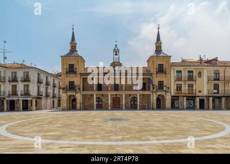 Außenfassade des Rathauses von El Burgo de Osma, Ciudad de Osma, Provinz Soria, autonome Gemeinde Castilla y León, Spanien, Europa Stockfoto