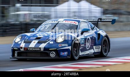 September 2023 Monterey, CA, USA Fahrer Scott Noble geht in Runde 4 während des Firestone Grand Prix von Monterey Porsche Sprint Challenge Race 2 USA West auf WeatherTech Raceway Laguna Seca Monterey, CA Thurman James/CSM Stockfoto