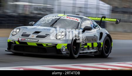 September 2023 Monterey, CA, USA Fahrer Jay Barron kommt aus Runde 3 während des Firestone Grand Prix von Monterey Porsche Sprint Challenge USA West auf dem WeatherTech Raceway Laguna Seca Monterey, CA Thurman James/CSM Stockfoto