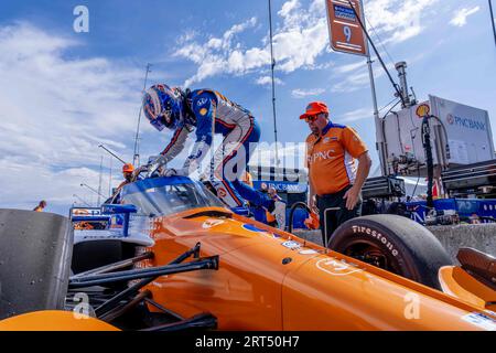 Monterey, KALIFORNIEN, USA. September 2023. SCOTT DIXON (9) aus Auckland, Neuseeland, bereitet sich auf das Training für den Firestone Grand Prix von Monterey auf dem WeatherTech Raceway Laguna Seca in Monterey vor. (Bild: © Walter G Arce SR Grindstone Medi/ASP) NUR REDAKTIONELLE VERWENDUNG! Nicht für kommerzielle ZWECKE! Stockfoto