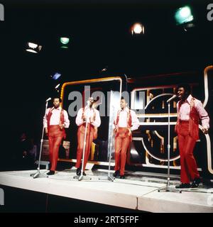 The Temptations, amerikanische Soul-Gesangsband, bei einem Auftritt in Deutschland 1976. Stockfoto