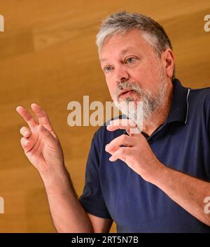 Stockholm, Schweden. 29. August 2023. Der russische Autor Michail Shishkin fotografierte am 29. August 2023 in Stockholm. Foto: Jonas Ekströmer/TT/Code 10030 Credit: TT News Agency/Alamy Live News Stockfoto