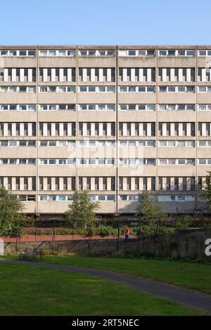 Edinburgh, Schottland, Großbritannien - Cables Wynd House (Banana Flats) von Alison & Hutchison & Partners Stockfoto