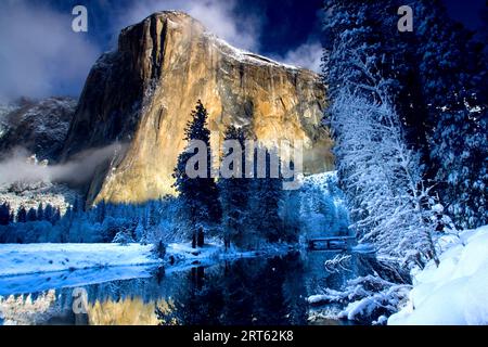 El Capitan im Yosemite-Nationalpark, Kalifornien, USA, erobert im Winter 2007 Stockfoto