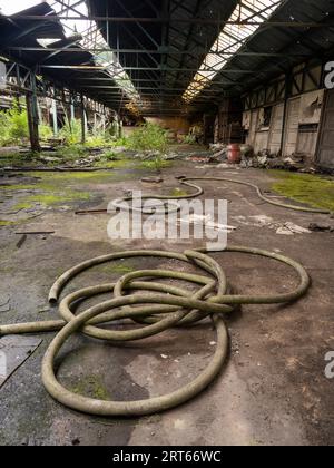 Ein verlassenes und verlassenes Fabrikgebäude in Shropshire. Stockfoto