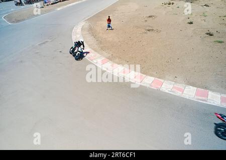 Lima, Peru 2023. Unbekannte Piloten, die an der Motopark Santa Rosa CHAMPIONSHIP teilnehmen. Stockfoto
