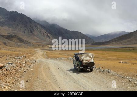 Abenteuerreisende am Shandur Pass im Norden Pakistans Stockfoto