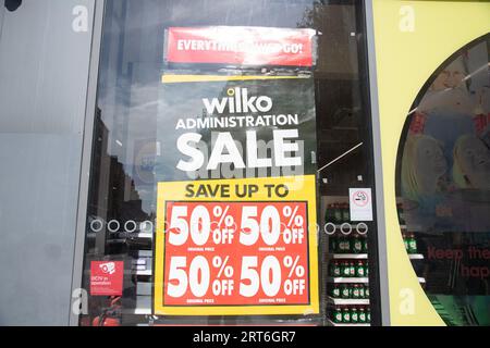 London, Großbritannien. September 2023. Eine allgemeine Ansicht einer Niederlassung des Homewares-Händlers Wilko in High Street Kensington. Ein Rettungsangebot für den Einzelhändler ist heute fehlgeschlagen, und es wurde jetzt berichtet, dass alle 400 Geschäfte bis Anfang Oktober schließen werden. Quelle: Justin Ng/Alamy Live News Stockfoto