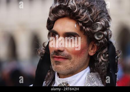 Mann, Edelmann, Edelmann, Karneval Venedig, Venedig Karneval, Carnevale di Venezia, Masken in Venedig, Venedig Mann, Masken, Kostüme, Stockfoto