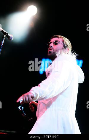 Oasis tritt 2004 beim Glastonbury Festival auf Stockfoto