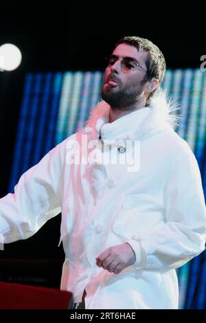 Oasis tritt 2004 beim Glastonbury Festival auf Stockfoto