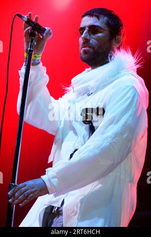 Oasis tritt 2004 beim Glastonbury Festival auf Stockfoto