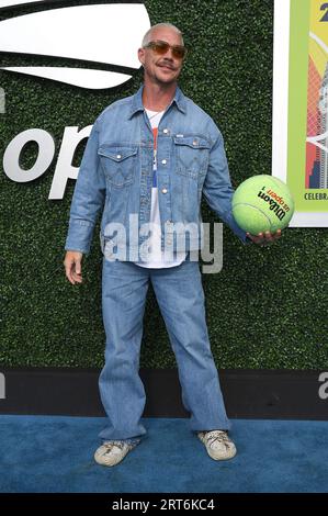 New York, USA. September 2023. Der US-amerikanische DJ Diplo trifft beim Men's Singles Title Match zwischen Novak Djokovic und Daniil Medvedev während der US Open 2023 im USTA Billie Jean King National Tennis Center im Flushing Corona Park in Queens, NY, 10. September 2023 ein. (Foto: Anthony Behar/SIPA USA) Credit: SIPA USA/Alamy Live News Stockfoto