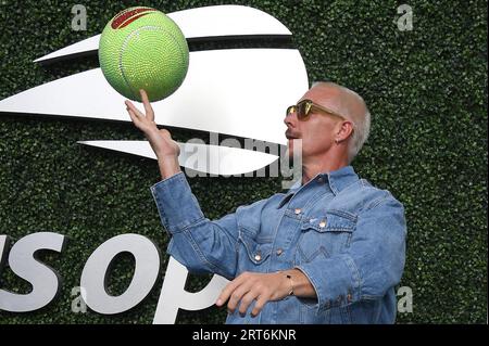 New York, USA. September 2023. Der US-amerikanische DJ Diplo trifft beim Men's Singles Title Match zwischen Novak Djokovic und Daniil Medvedev während der US Open 2023 im USTA Billie Jean King National Tennis Center im Flushing Corona Park in Queens, NY, 10. September 2023 ein. (Foto: Anthony Behar/SIPA USA) Credit: SIPA USA/Alamy Live News Stockfoto