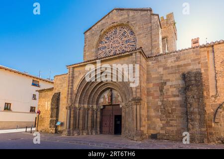 Außenansicht der Kirche Santiago EL Mayor in Sangüesa Zangoza, Navarra, Spanien Stockfoto