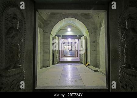 Yi County, China - 5. November 2017: Die Durchgangsarchitektur des unterirdischen Palastes, Yi County, Provinz Hebei, China Stockfoto