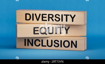 Symbol für Diversität und Equity Inclusion. Konzeptwörter „Diversity Equity Inclusion“ auf Holzblöcken. Diversität, Geschäft, Integration und Equity Concept.3D r Stockfoto