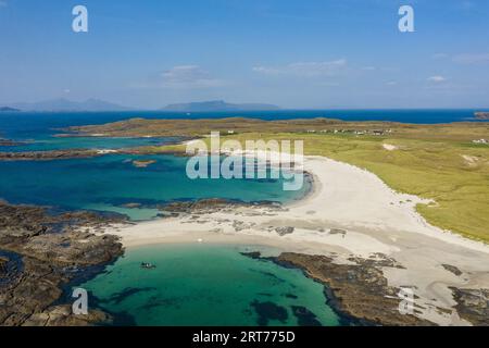 Die weißen Sandstrände und das türkisfarbene Wasser von Sanna Bay, Ardnamurchan Peninsula, Schottland, Großbritannien Stockfoto