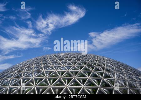 Die triodetische Kuppel des Bloedel Floral Conservatory (1969) im Queen Elizabeth Park, Vancouver, BC, Kanada. Es beherbergt 3 tropische und Wüstenhabitate. Stockfoto