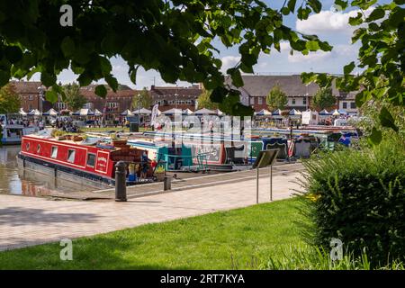 Kanalboote im Bancroft Basin, Stratford auf Avon, Warwickshire, England Stockfoto