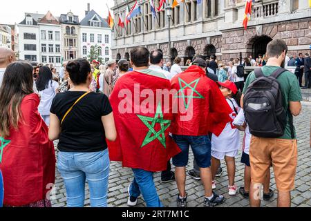 Antwerpen, Belgien. September 2023. Bild, das während einer Gedenkfeier für die Opfer des Erdbebens in Marokko am Grote Markt in Antwerpen am Montag, den 11. September 2023, aufgenommen wurde. Das Erdbeben, das Marokko am späten Freitag traf, tötete mindestens 2.122 Menschen und verletzte mehr als 2.400 andere. BELGA PHOTO JONAS ROOSENS Credit: Belga News Agency/Alamy Live News Stockfoto