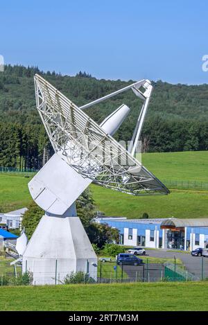 Galileo-Antennen am Bahnhof Redu, ESTRACK-Funkantennenstation für die Kommunikation mit Raumfahrzeugen in Libin, Luxemburg, Wallonien, Belgien Stockfoto