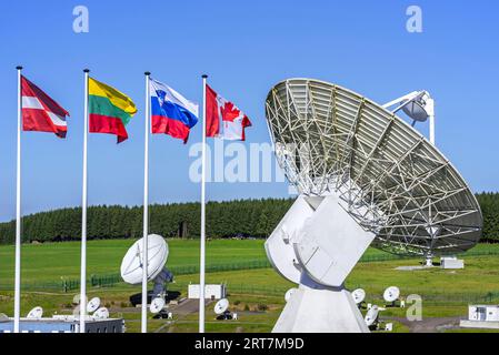 Galileo-Antennen am Bahnhof Redu, ESTRACK-Funkantennenstation für die Kommunikation mit Raumfahrzeugen in Libin, Luxemburg, Wallonien, Belgien Stockfoto