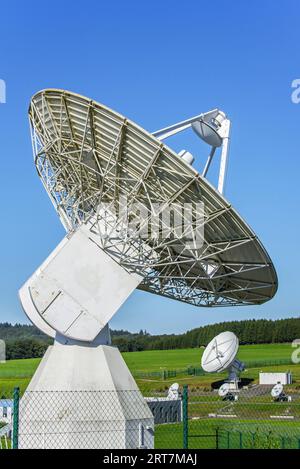 Galileo-Antennen am Bahnhof Redu, ESTRACK-Funkantennenstation für die Kommunikation mit Raumfahrzeugen in Libin, Luxemburg, Wallonien, Belgien Stockfoto