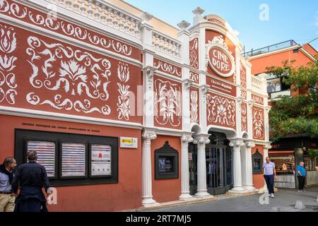 Die Filmoteca Espanola wurde 1912 als Kulturhalle in Auftrag gegeben und 1922 in das Cine Dore, Madrids ältestes Kino Lavap, umgewandelt Stockfoto