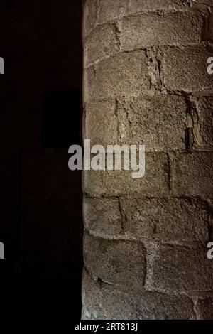 Römisch-katholische Kirche Sant Climent de Taüll. Teil der „Kirchen des Vall de Boí“ (neun frühromanische Kirchen, die zum Weltkulturerbe ernannt wurden) Stockfoto