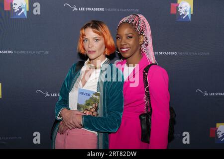 Schauspielerin Jaime King und Freund auf dem roten Teppich bei der Workshop-Premiere von River Time von Katherine Cortez. Stockfoto