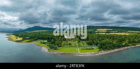 Luftpanorama von Dunrobin Castle, Golspie, Sutherland, Highlands, Schottland, Vereinigtes Königreich Stockfoto