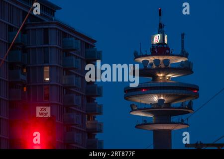 Nacht und Abend in der Nähe von Color hauptbahnhof in der Hauptstadt Wien in Österreich 08 26 2023 Stockfoto