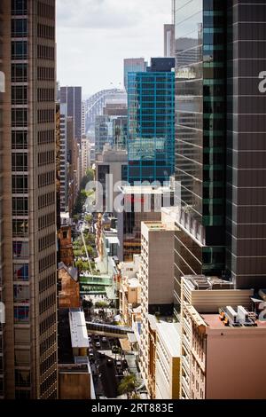 Sydney, Australien, 6. März - Sehen Sie sich die Pitt Street hinunter zum Einkaufszentrum in Sydney CBD am 6. März 2017 an Stockfoto
